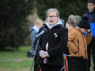 Megemlékezés és koszorúzás a forradalmi emlékműnél - fotó: 