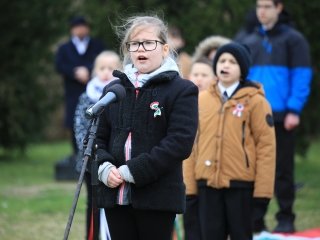 Megemlékezés és koszorúzás a forradalmi emlékműnél - fotó: 
