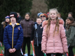 Megemlékezés és koszorúzás a forradalmi emlékműnél - fotó: 