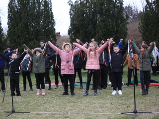 Megemlékezés és koszorúzás a forradalmi emlékműnél - fotó: 
