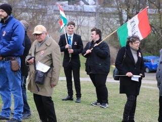 Megemlékezés és koszorúzás a forradalmi emlékműnél - fotó: 