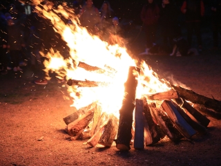 Nap-éj egyenlőségi kutyás-tüzes forgatag - fotó: 