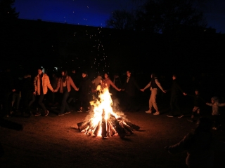 Nap-éj egyenlőségi kutyás-tüzes forgatag - fotó: 