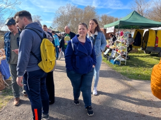 Csalogató forgatag a Szalki-szigeten - fotó: 