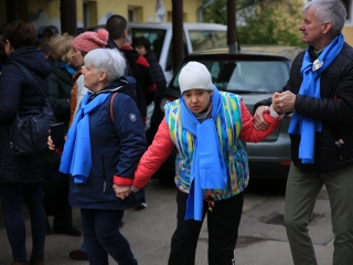 Kékben ragyogó séta a "jószoli" csapatával - fotó: 