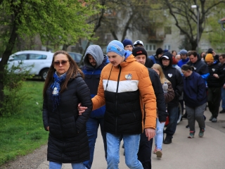 Kékben ragyogó séta a "jószoli" csapatával - fotó: 