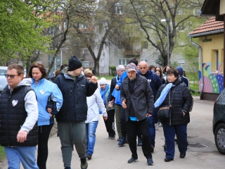 Kékben ragyogó séta a "jószoli" csapatával - fotó: 