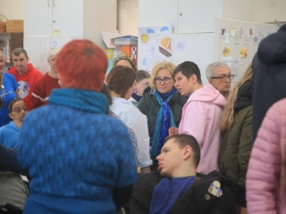 Kékben ragyogó séta a "jószoli" csapatával - fotó: 