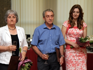 Hárman vehették át a Dunaújváros Közszolgálatáért Díjat - fotó: Sándor Judit