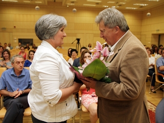 Hárman vehették át a Dunaújváros Közszolgálatáért Díjat - fotó: Sándor Judit