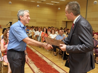 Hárman vehették át a Dunaújváros Közszolgálatáért Díjat - fotó: Sándor Judit