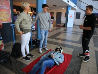 Életmentő diákok a Kultik Moziban és környékén - fotó: 