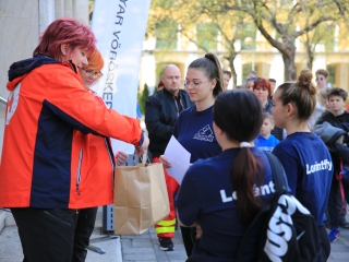 Életmentő diákok a Kultik Moziban és környékén - fotó: 