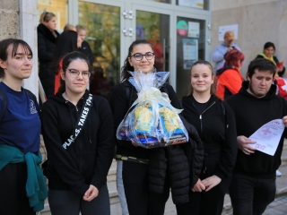 Életmentő diákok a Kultik Moziban és környékén - fotó: 