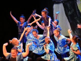 Tánc a téren, tánc a színpadon a világnapon! - fotó: 