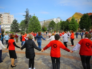 Tánc a téren, tánc a színpadon a világnapon! - fotó: 
