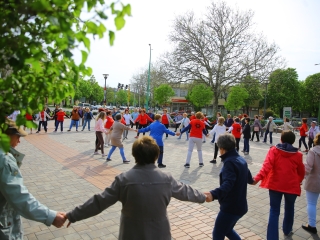 Tánc a téren, tánc a színpadon a világnapon! - fotó: 