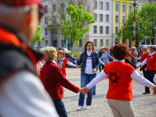 Tánc a téren, tánc a színpadon a világnapon! - fotó: 