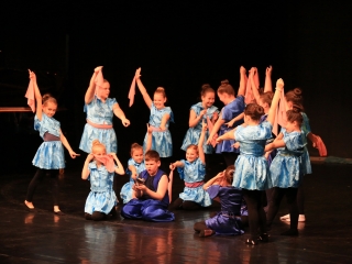 Tánc a téren, tánc a színpadon a világnapon! - fotó: 