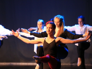 Tánc a téren, tánc a színpadon a világnapon! - fotó: 