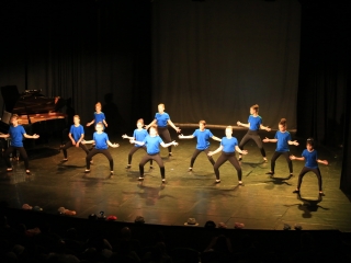 Tánc a téren, tánc a színpadon a világnapon! - fotó: 