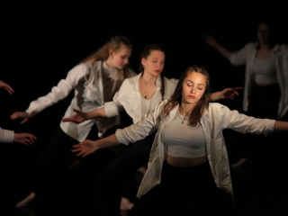 Tánc a téren, tánc a színpadon a világnapon! - fotó: 