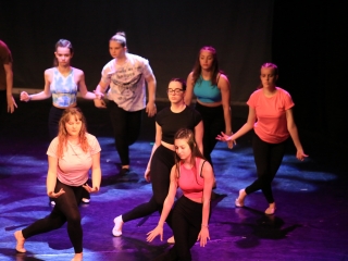 Tánc a téren, tánc a színpadon a világnapon! - fotó: 