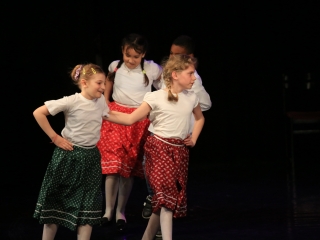 Tánc a téren, tánc a színpadon a világnapon! - fotó: 