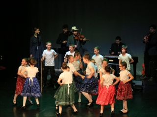 Tánc a téren, tánc a színpadon a világnapon! - fotó: 