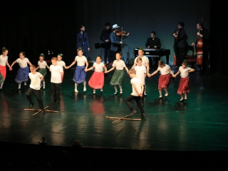 Tánc a téren, tánc a színpadon a világnapon! - fotó: 