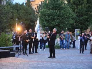 A Városháza teret is útba ejtette a Szalamander - fotó: 