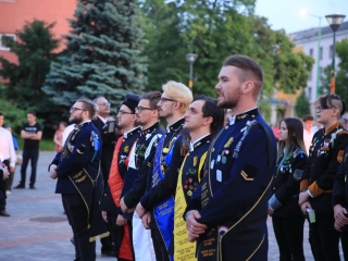 A Városháza teret is útba ejtette a Szalamander - fotó: 