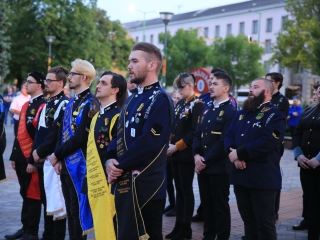 A Városháza teret is útba ejtette a Szalamander - fotó: 