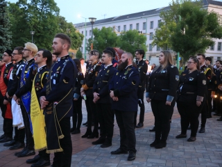 A Városháza teret is útba ejtette a Szalamander - fotó: 