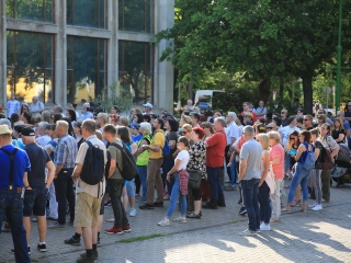 Demonstráció a státusztörvény ellen - fotó: 