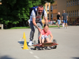 Sport és játék az iskolaudvaron – családoknak, együtt! - fotó: 