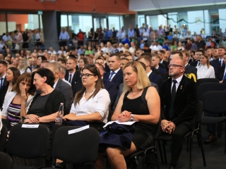 Diplomaátadó pillanatképek a Dunaújvárosi Egyetemen - fotó: 