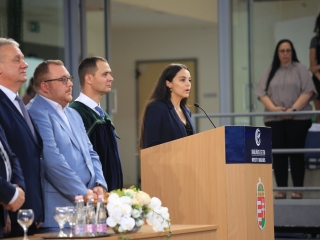 Diplomaátadó pillanatképek a Dunaújvárosi Egyetemen - fotó: 