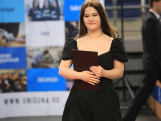 Diplomaátadó pillanatképek a Dunaújvárosi Egyetemen - fotó: 