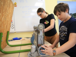 Tábori képtár a DKA bázisáról - fotó: 