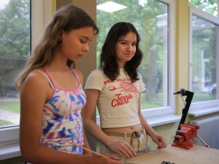 Tábori képtár a DKA bázisáról - fotó: 