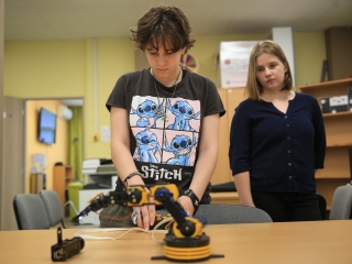 Tábori képtár a DKA bázisáról - fotó: 