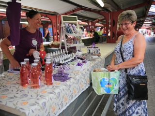 Kézművesek, háztáji termékek és koncert a piacon - fotó: 