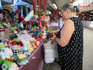 Kézművesek, háztáji termékek és koncert a piacon - fotó: 