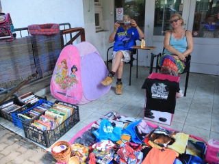 Közösségi kincsvadászat a volt újtelepi iskola udvarán - fotó: 