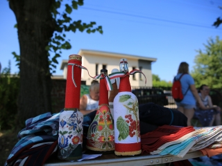 Közösségi kincsvadászat a volt újtelepi iskola udvarán - fotó: 