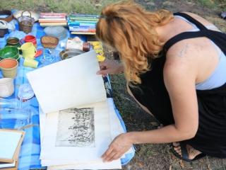 Közösségi kincsvadászat a volt újtelepi iskola udvarán - fotó: 