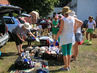 Közösségi kincsvadászat a volt újtelepi iskola udvarán - fotó: 