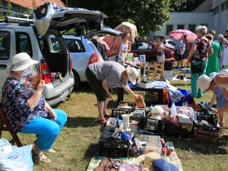 Közösségi kincsvadászat a volt újtelepi iskola udvarán - fotó: 