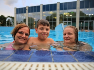 Strandok Éjszakája az élményfürdőben (2023) - fotó: 